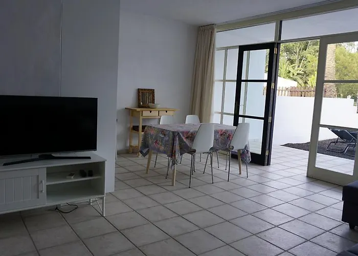 La Plaza De * Haría